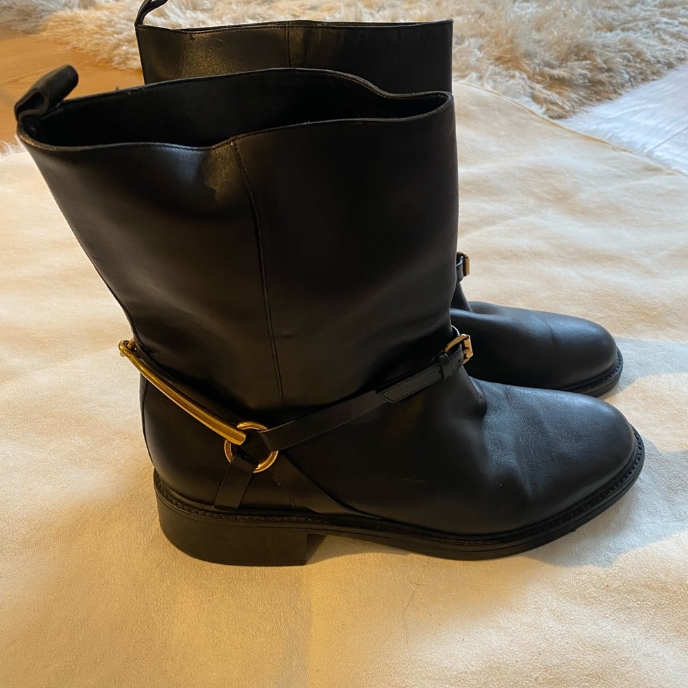 Gucci black leather gold horse bit boots